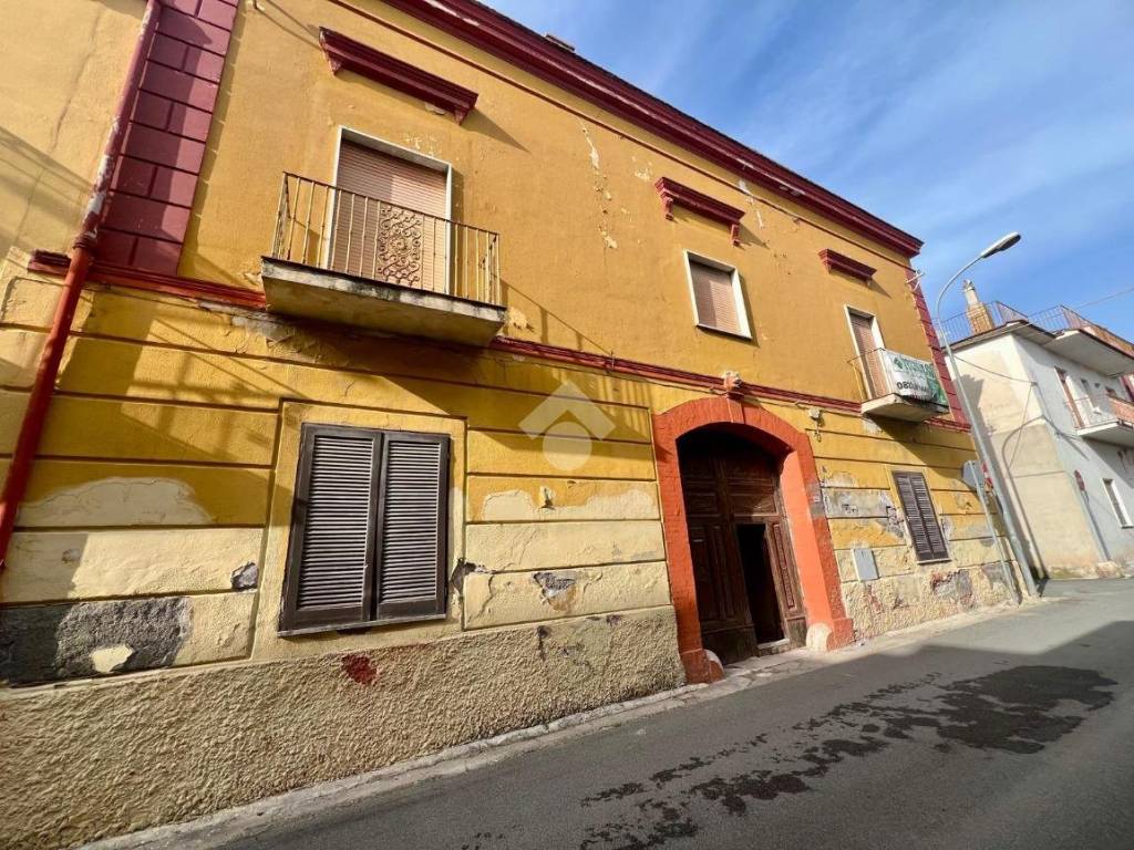 Casa indipendente a Mondragone in Via f. filzi, 48 - Foto 2