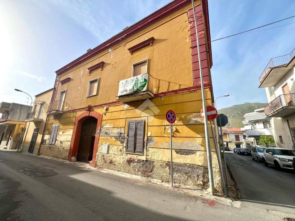 Casa indipendente a Mondragone in Via f. filzi, 48 - Foto 3