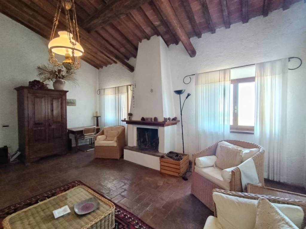 Appartamento a Castagneto carducci in Via Vittorio Emanuele, 10 - Foto 4