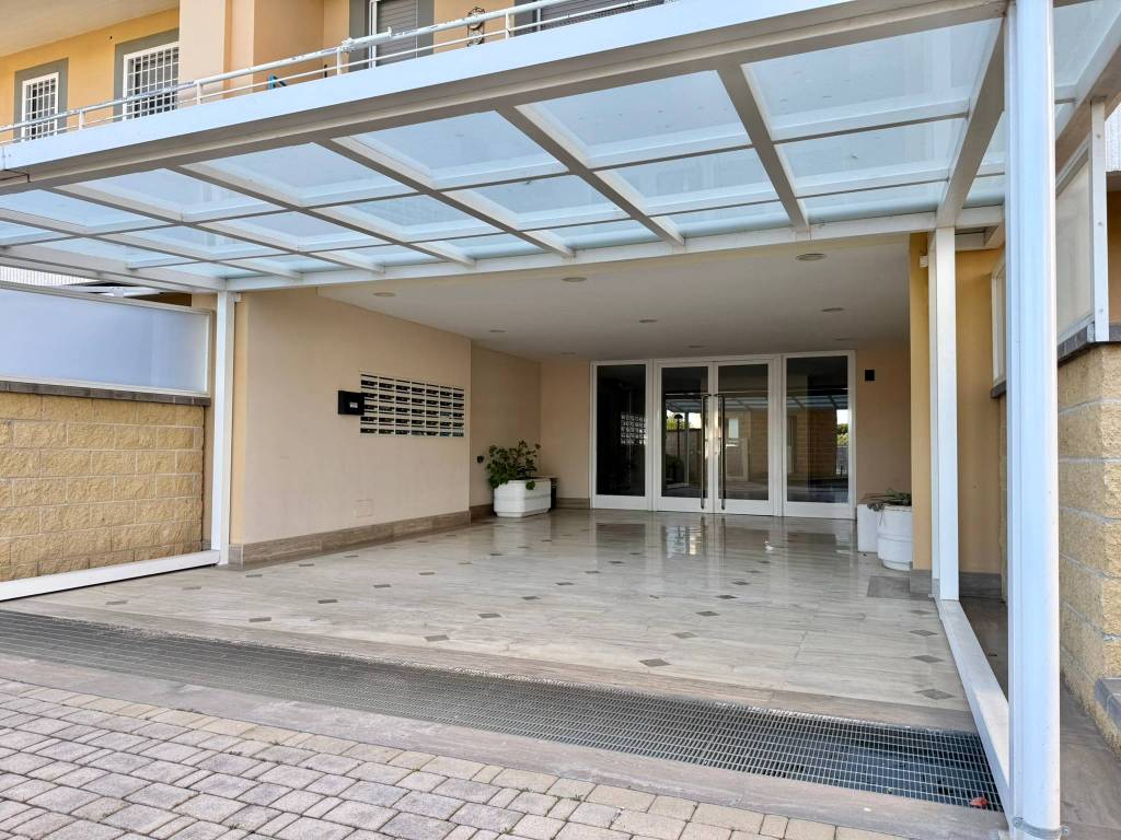 Appartamento a Aprilia in Via Eduardo De Filippo, 10 - Foto 2