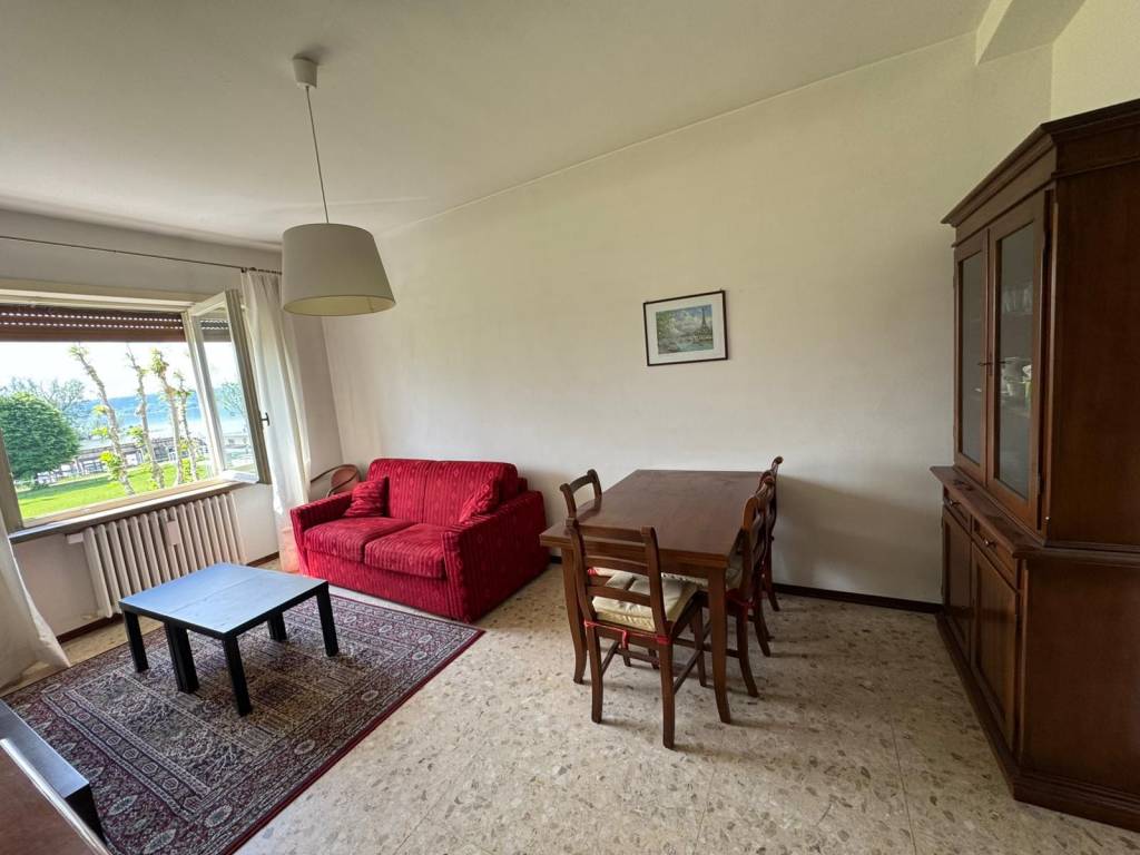 Appartamento a Angera in Viale Ungheria, 11 - Foto 4