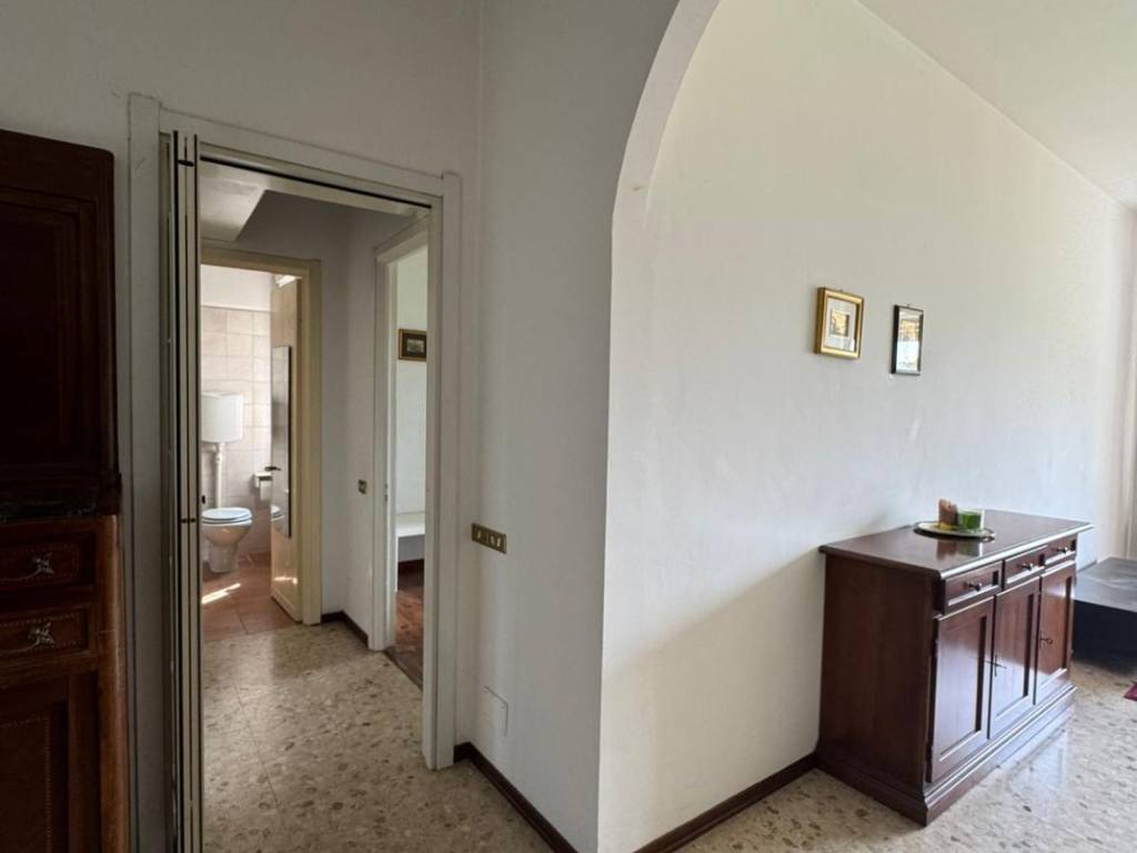 Appartamento a Angera in Viale Ungheria, 11 - Foto 5