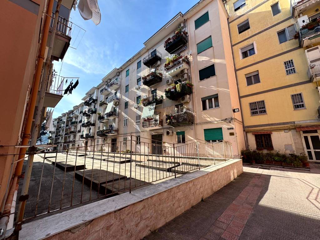 Appartamento a Napoli in Via Pietro Testi, 76 - Foto 2