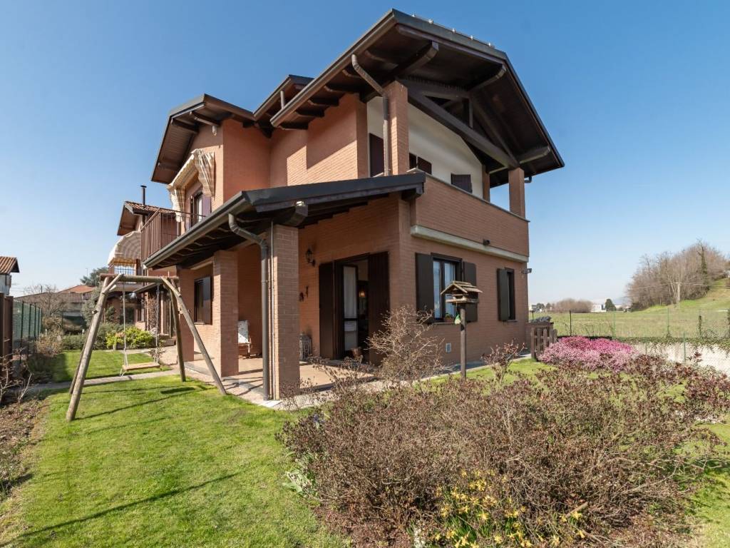 Villetta a schiera a Tradate in Via Cascina Spiga, 7 - Foto 2