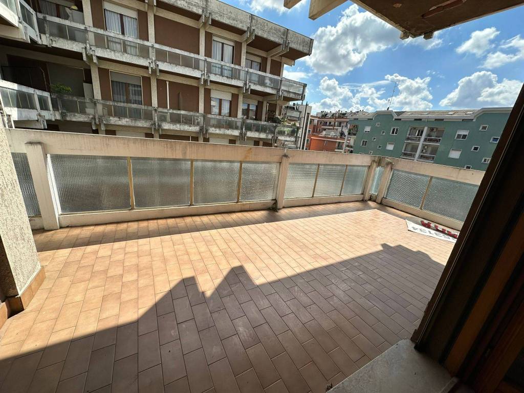 Appartamento a Vercelli in Via Giuseppe Chicco, 13 - Foto 2