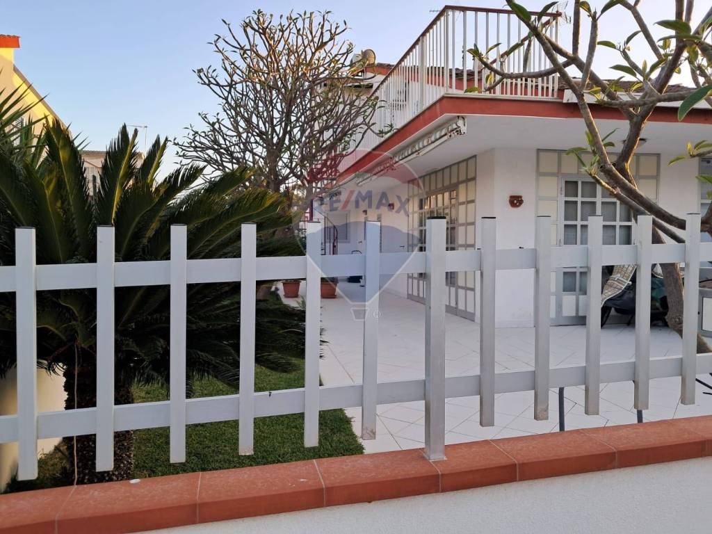 Villa a Santa croce camerina in Viale delle Alpi, 41 - Foto 3
