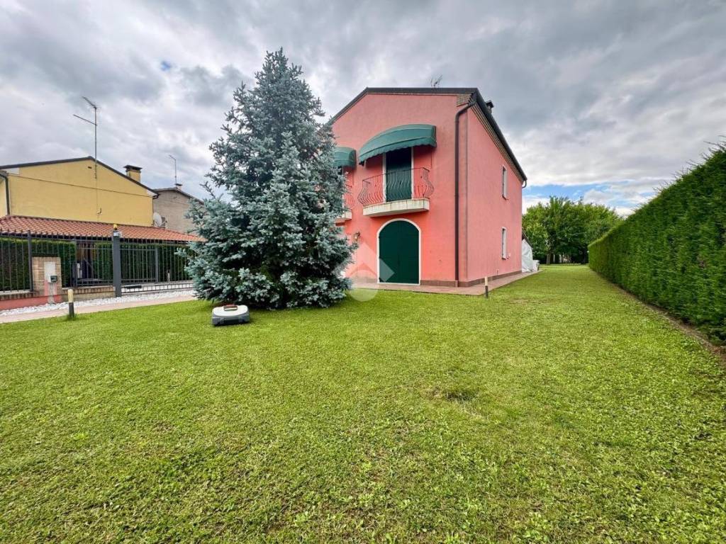 Villa a Rovigo in Via Bassa, 58 - Foto 2