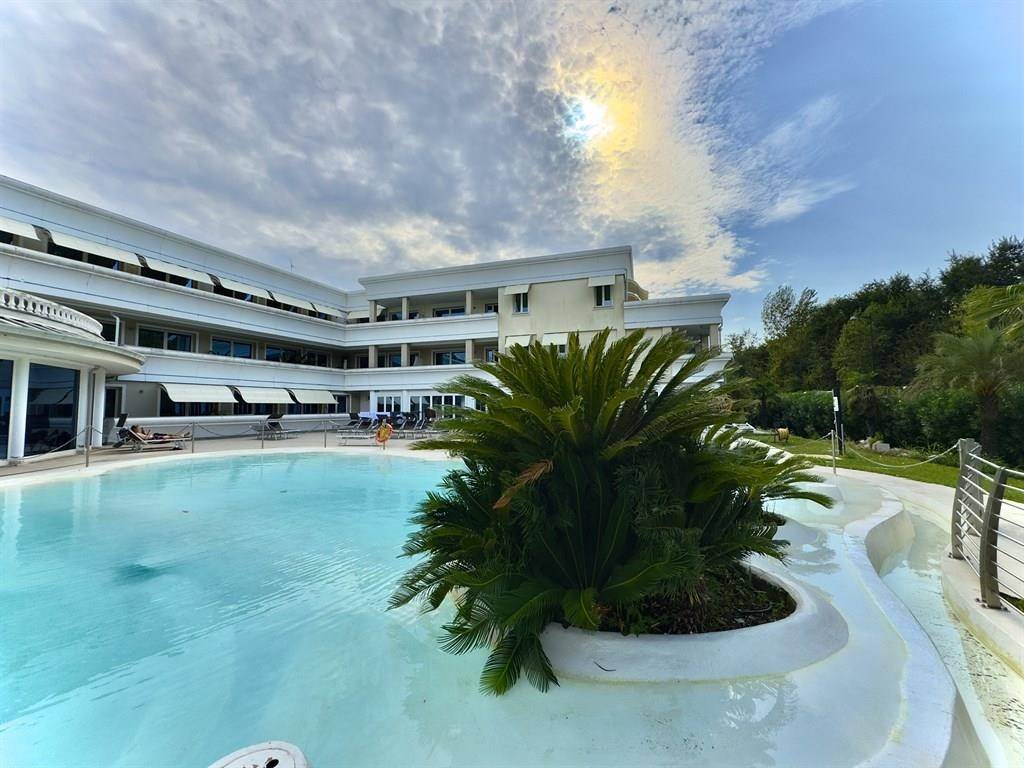 Appartamento a Desenzano del garda in Viale Francesco Agello, 130 - Foto 3