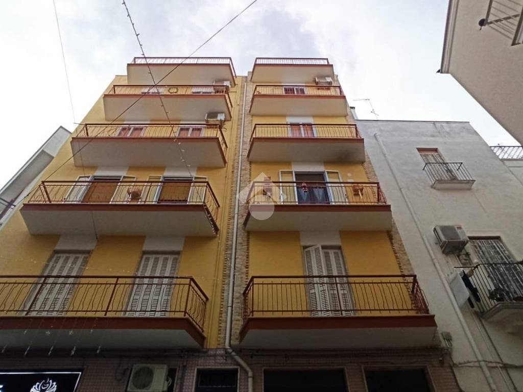Appartamento a Mola di bari in VIA SILVIO PELLICO, 10 - Foto 2