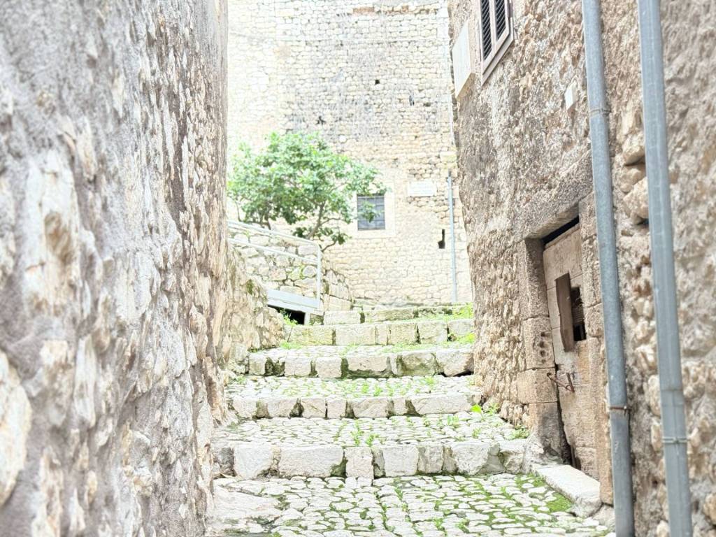 Appartamento a Sermoneta in Via della Valle, 48 - Foto 2