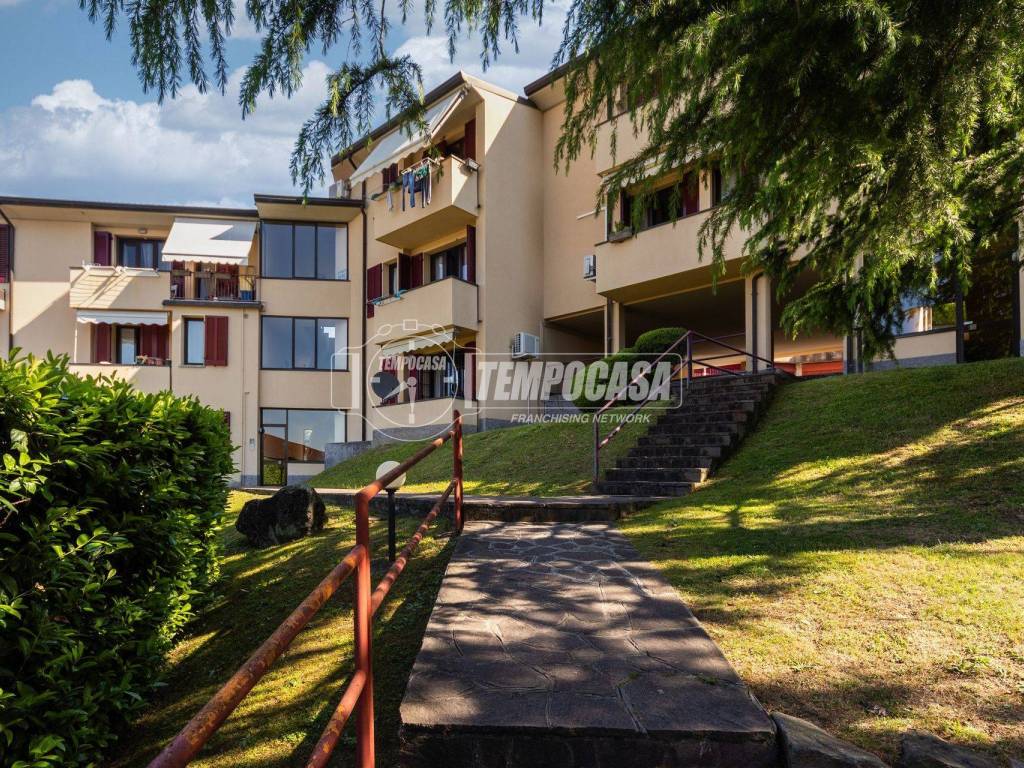 Appartamento a Barzanò in Via Giuseppe Garibaldi 26 - Foto 2