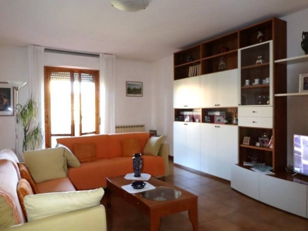 Appartamento a Montevarchi in Viale Armando Diaz - Foto 2