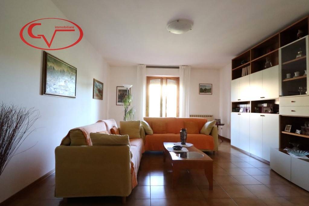 Appartamento a Montevarchi in Viale Armando Diaz - Foto 3