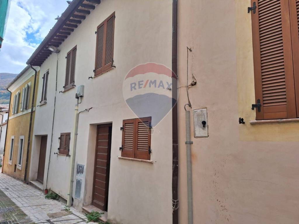 Casa indipendente a Foligno in Via B. Buozzi, 20 - Foto 2