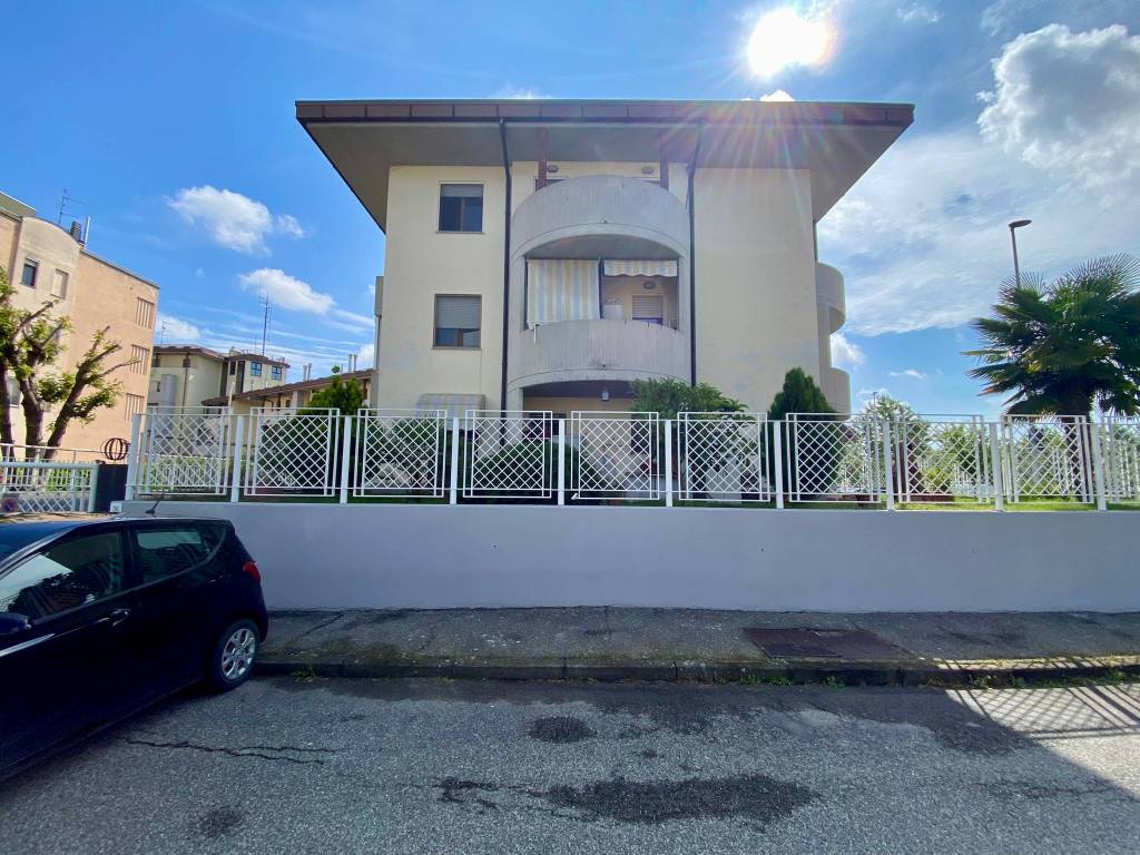 Appartamento a Vercelli in Via Vincenzo Viviani, 34 - Foto 2