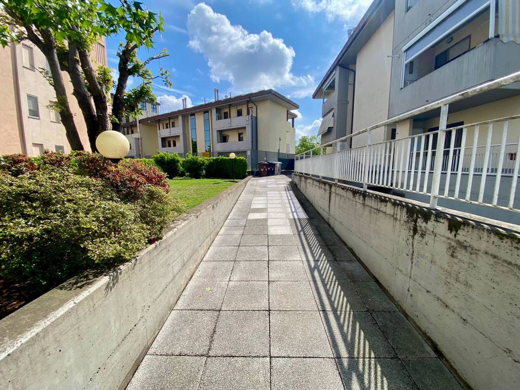 Appartamento a Vercelli in Via Vincenzo Viviani, 34 - Foto 3