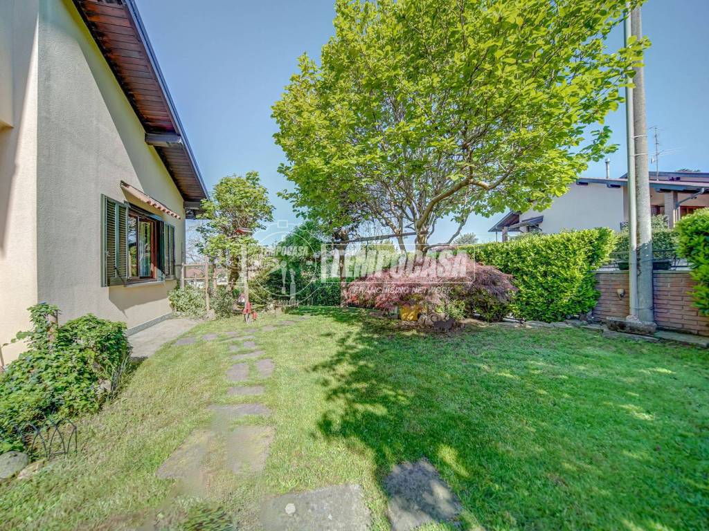 Villa a Mornago in Via San Carlo Borromeo - Foto 2