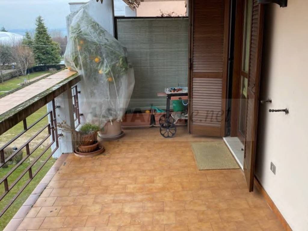 Appartamento a Desenzano del garda in Via Dugazze - Foto 2