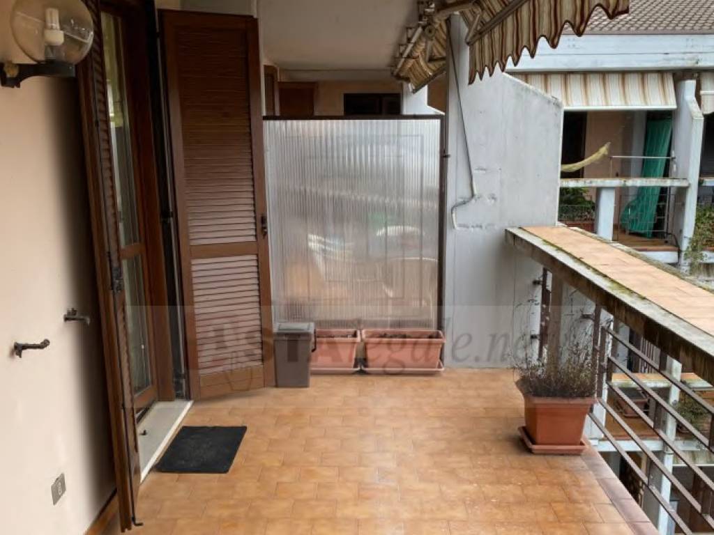 Appartamento a Desenzano del garda in Via Dugazze - Foto 4