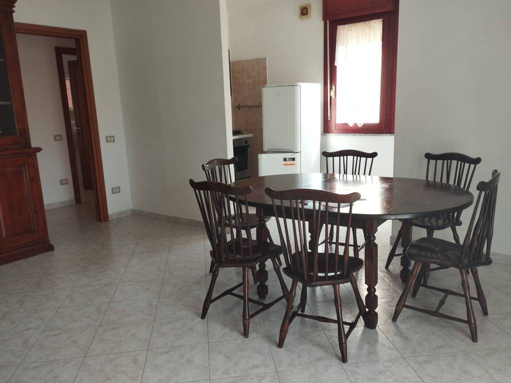 Appartamento a Quartu sant'elena in Viale Cristoforo Colombo - Foto 2