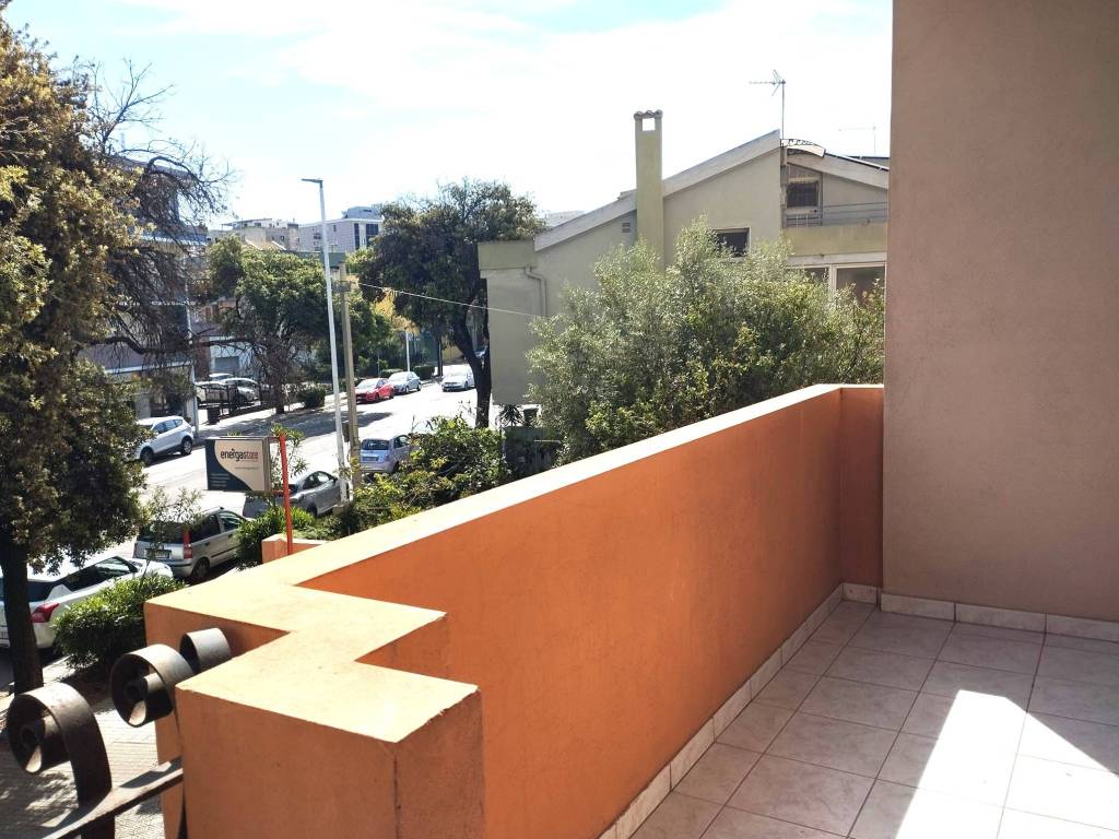 Appartamento a Quartu sant'elena in Viale Cristoforo Colombo - Foto 3