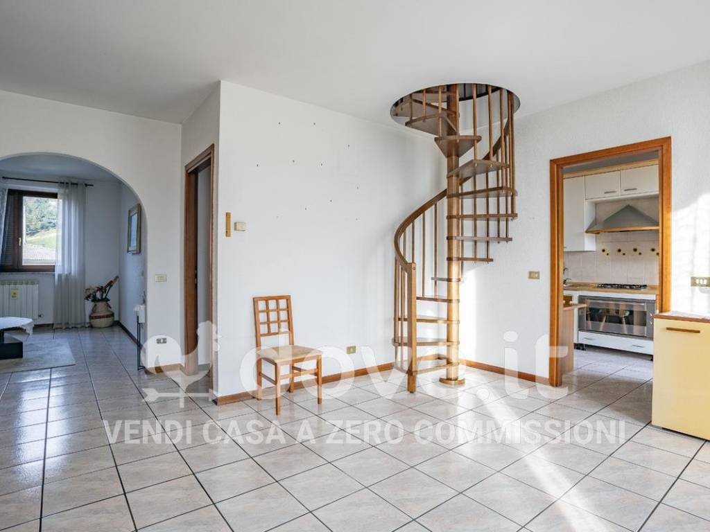 Appartamento a Grantola in Via Fratelli Bandiera, 89 - Foto 2