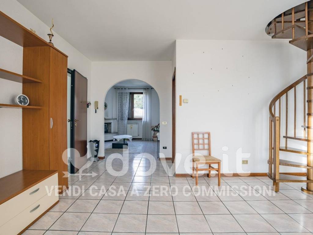 Appartamento a Grantola in Via Fratelli Bandiera, 89 - Foto 3