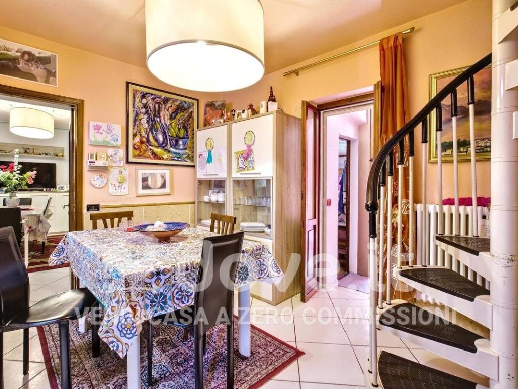 Appartamento a Cadegliano-viconago in Via Silvio Pellico, 2 - Foto 3