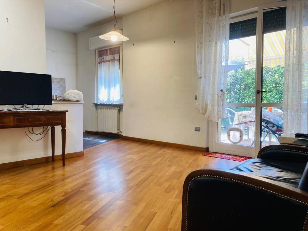 Appartamento a Cardano al campo in Via San Giusto, 2 - Foto 2