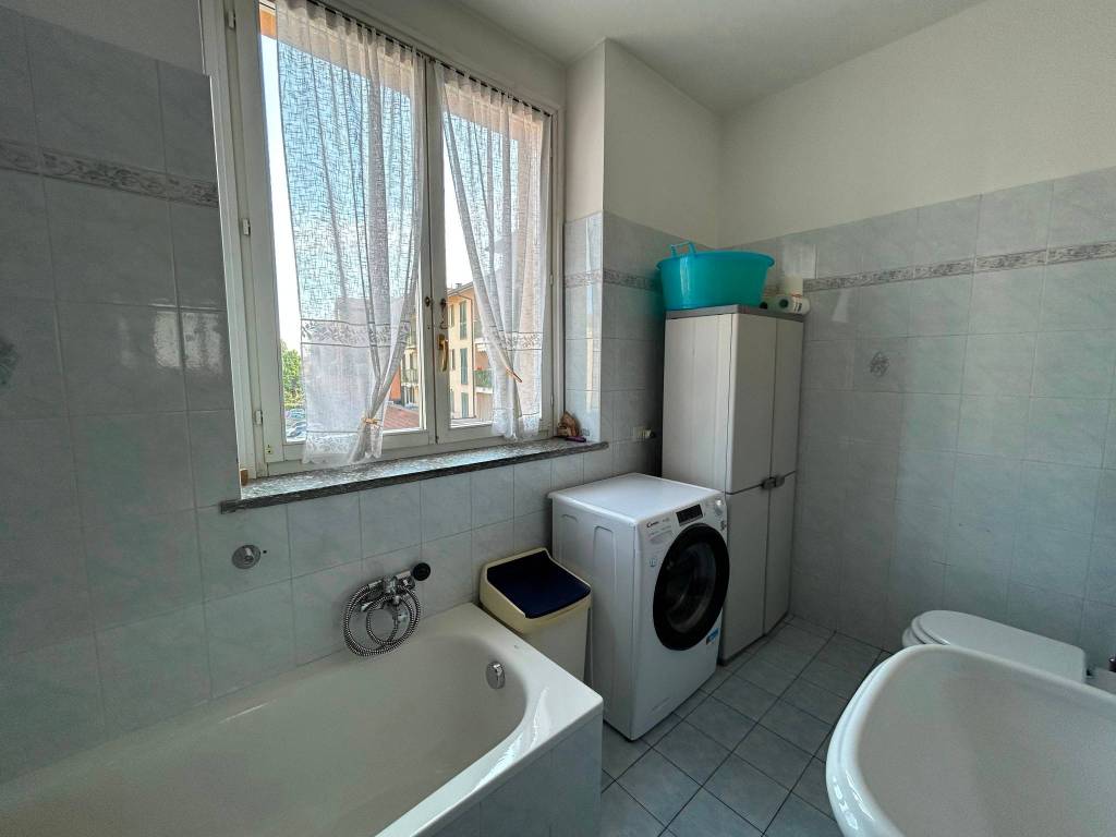 Appartamento a Vedano olona in Largo Angelo Magnani - Foto 4