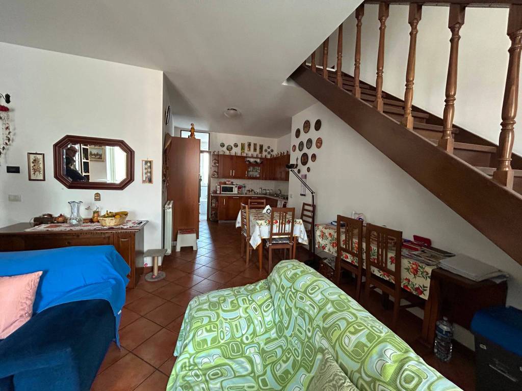 Appartamento a Vedano olona in Largo Angelo Magnani - Foto 5