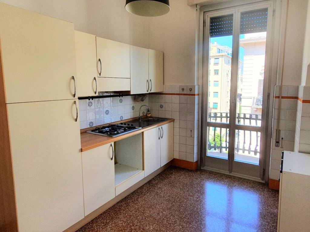 Appartamento a Genova in Via Leonardo Cocito, 6 - Foto 2