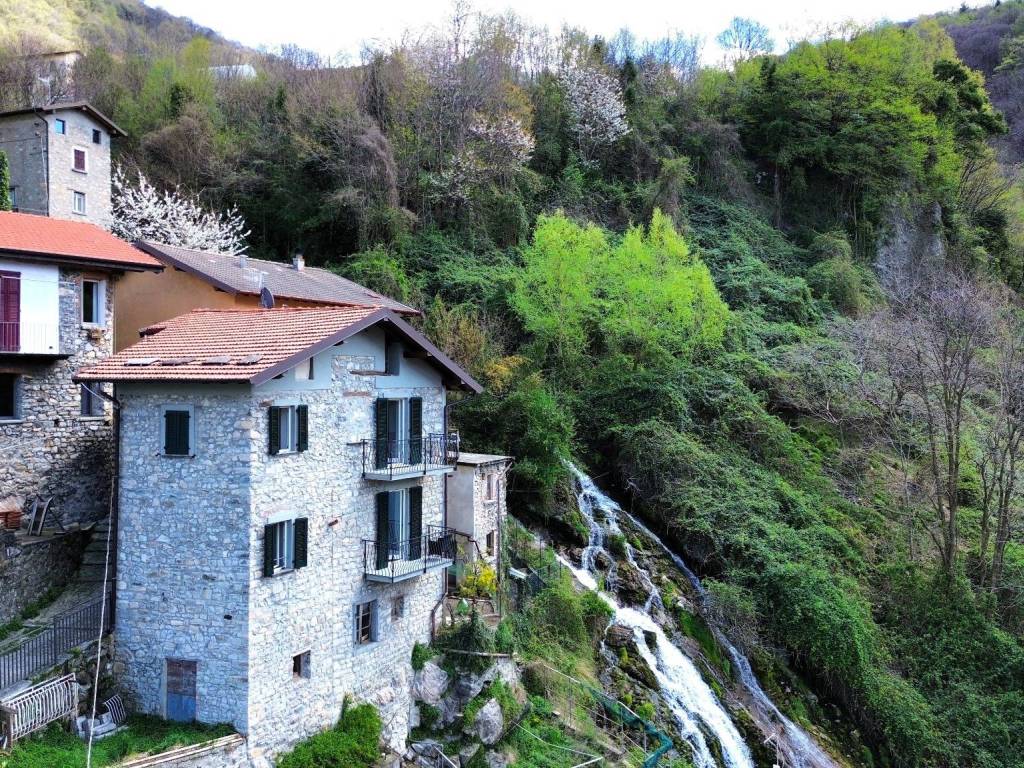 Villa a Nesso in Via Salita Municipio, 6 - Foto 3