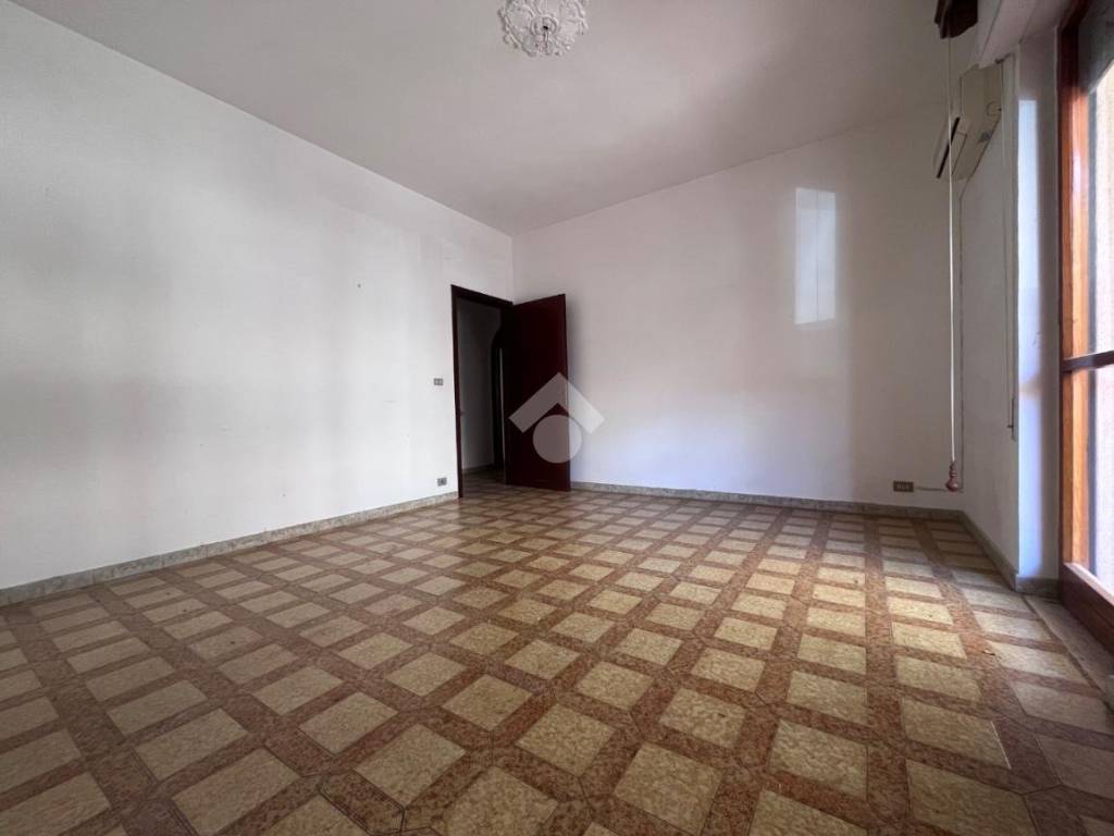 Appartamento a Mesagne in Via Carmine, 98 - Foto 3