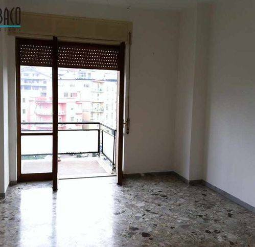 Appartamento a Avellino in Via Carlo Del Balzo, Avellino, Av - Foto 4