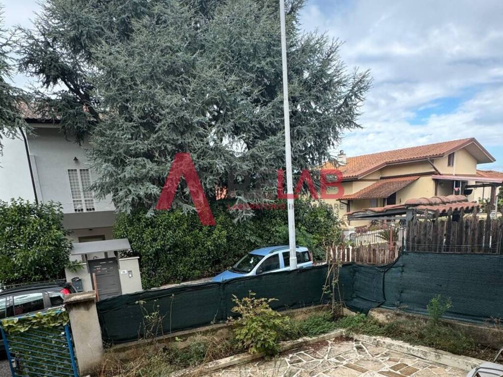 Appartamento a Fara in sabina in Via Sant'Antimo - Foto 2