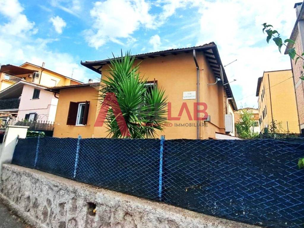 Appartamento a Fara in sabina in Via Sant'Antimo - Foto 3