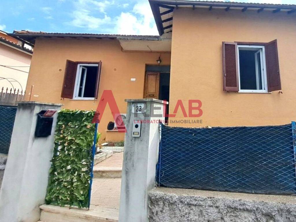 Appartamento a Fara in sabina in Via Sant'Antimo - Foto 4