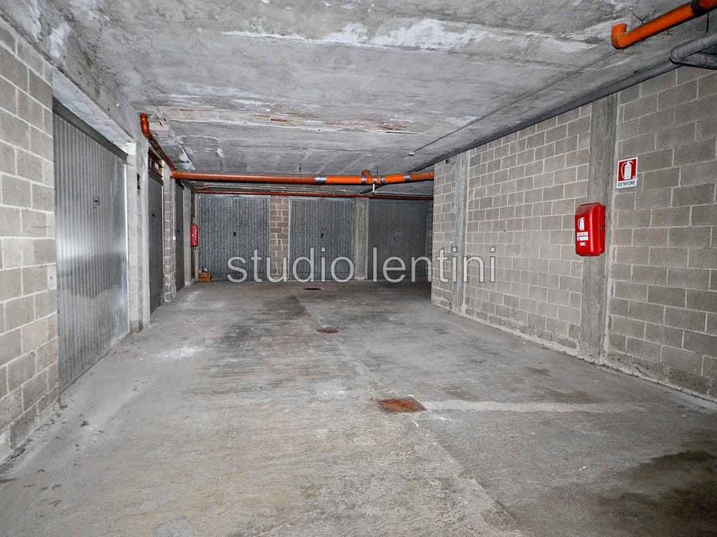 Box / garage a Casale monferrato in Via dei Glicini - Foto 2