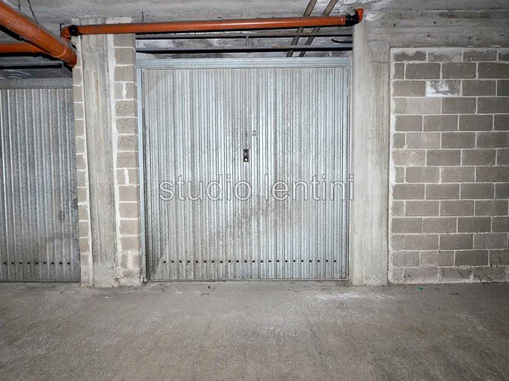 Box / garage a Casale monferrato in Via dei Glicini - Foto 3
