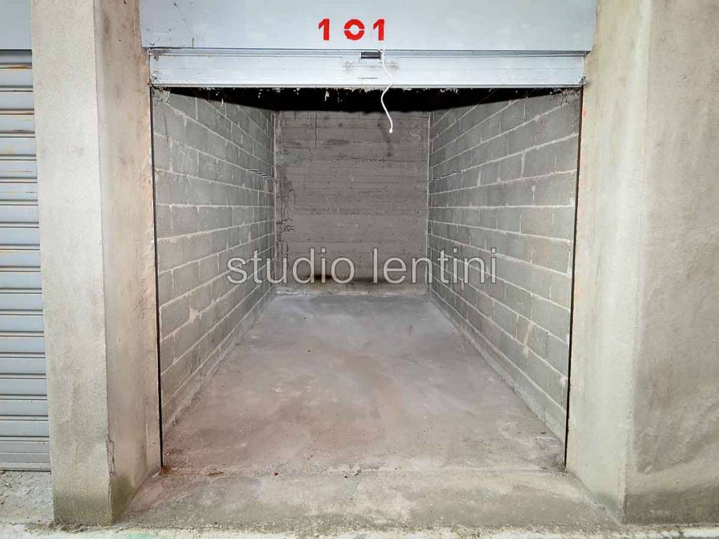 Box / garage a Casale monferrato in Corso Duca d'Aosta - Foto 3