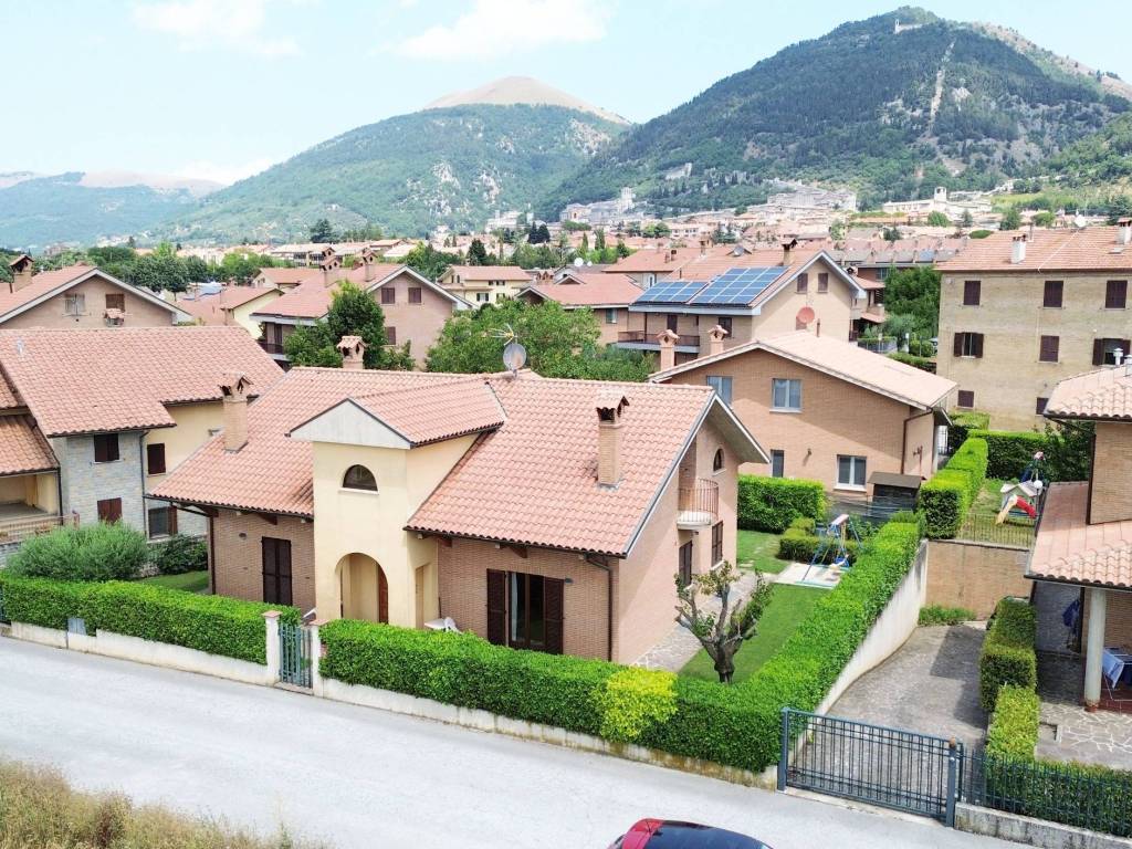 Villa a Gubbio in Via Francesco Allegrini, 96 - Foto 2