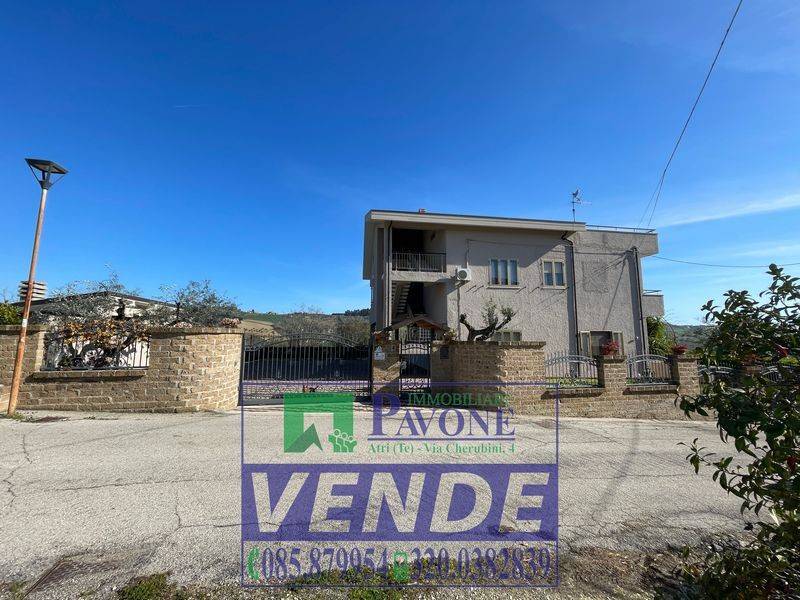 Villa a Atri in Via delle Ginestre, 3 - Foto 2