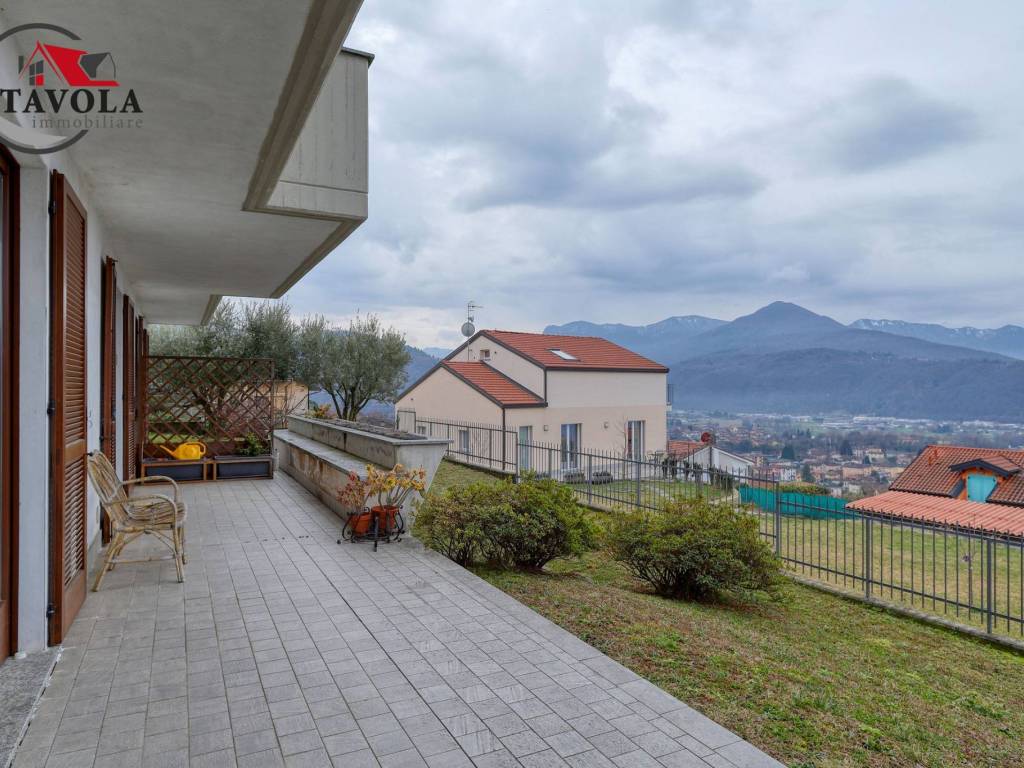 Villa a Luino in Via Moncucco, 47 - Foto 4