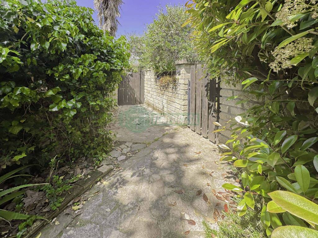 Villetta a schiera a Anguillara sabazia in Via Cavour - Foto 2