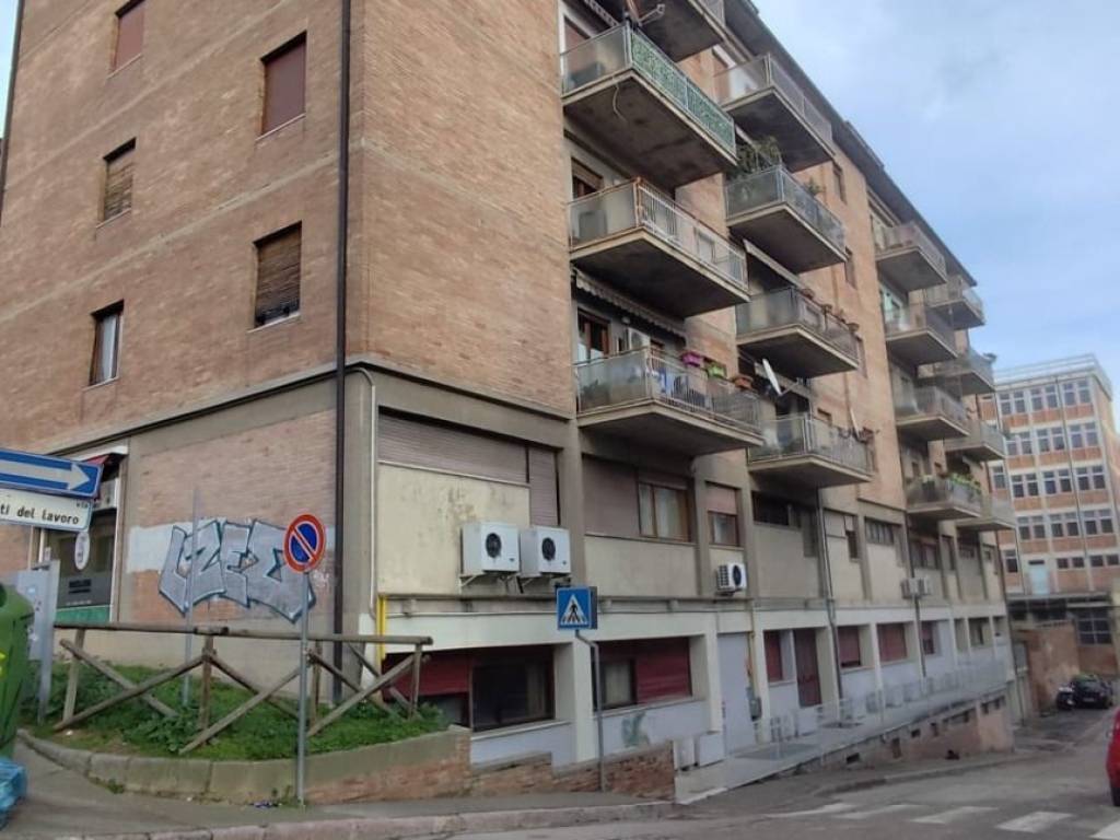 Appartamento a Perugia in Via Caduti del Lavoro, 8 - Foto 2