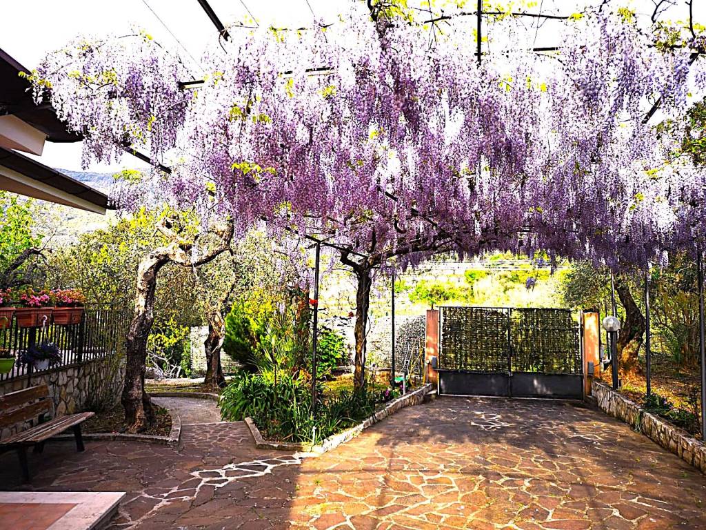 Villa a Sonnino in Via Valle Castagna, 19 - Foto 2