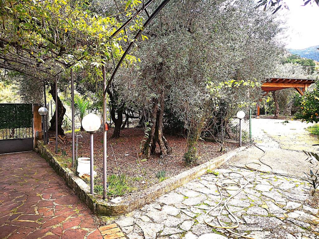 Villa a Sonnino in Via Valle Castagna, 19 - Foto 3