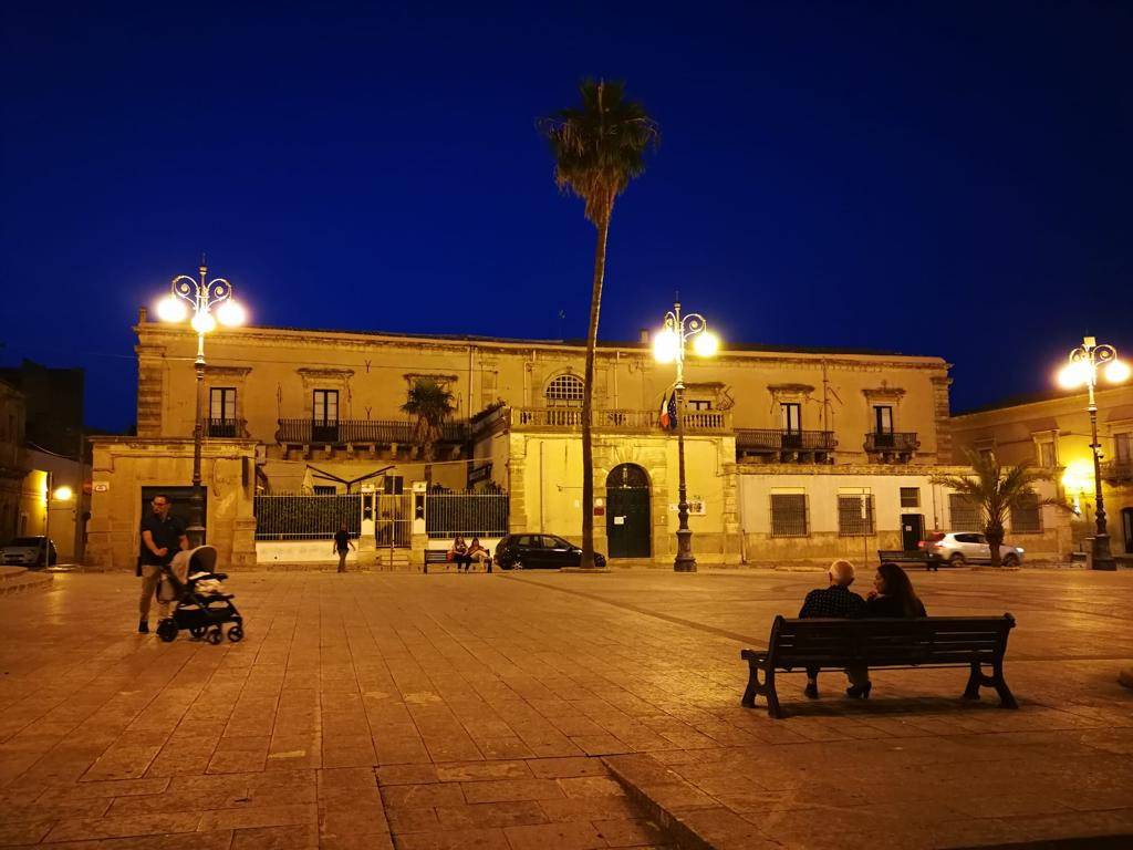 Palazzo / stabile a Vittoria in Piazza Vescovo Ferdinando Ricca, 6 - Foto 2