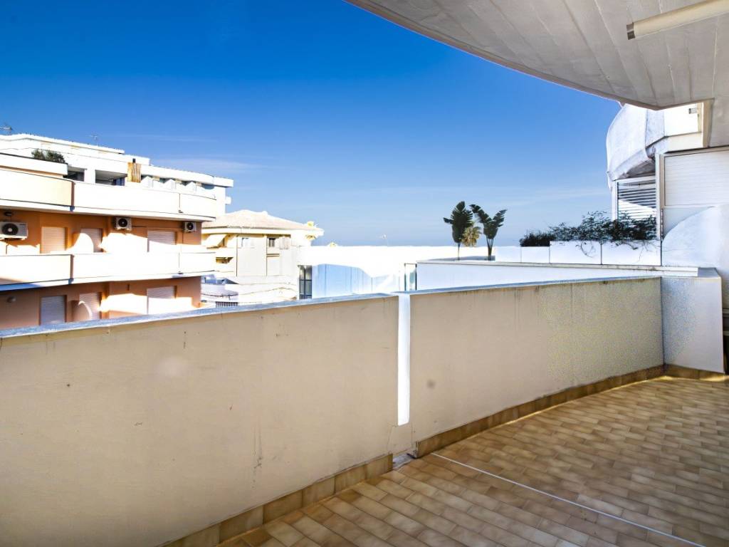 Appartamento a Alba adriatica in Via Cortina, 8 - Foto 3